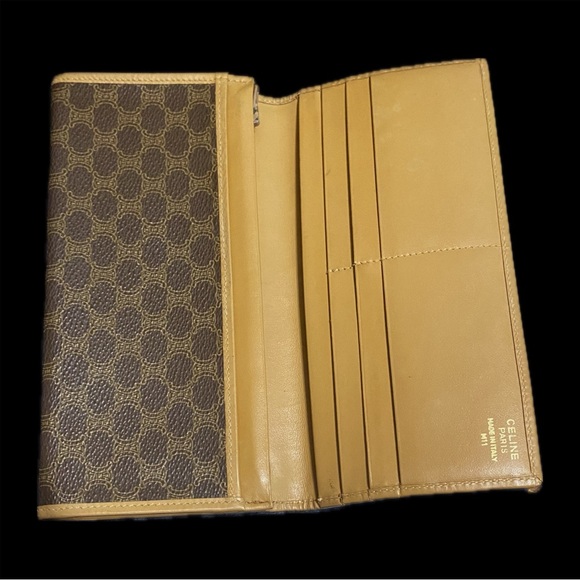 Vintage Celine Monogram Brown Long Wallet 🤎
Authentic vintage designer piece - Picture 3 of 3
